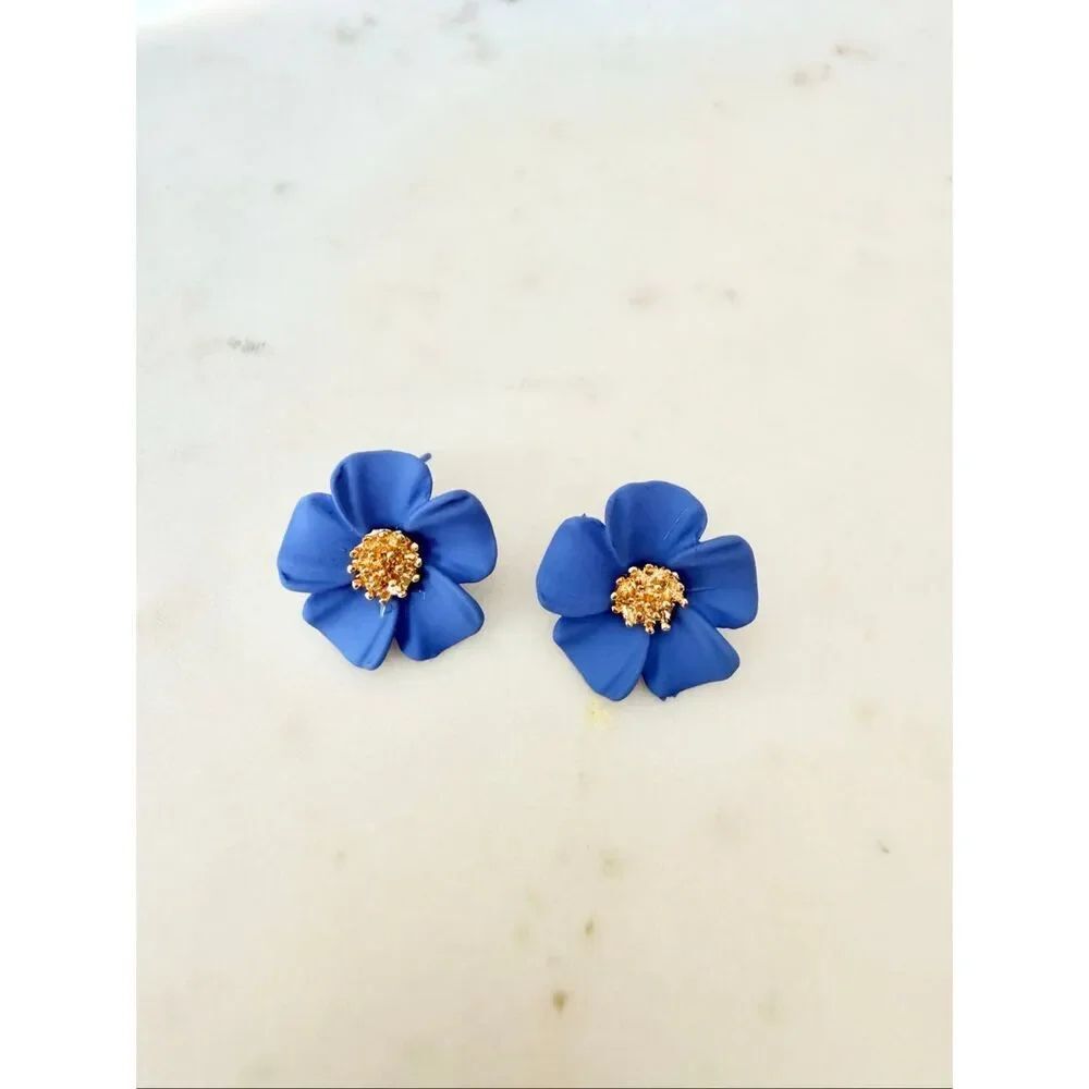 Dark blue stud flower earrings